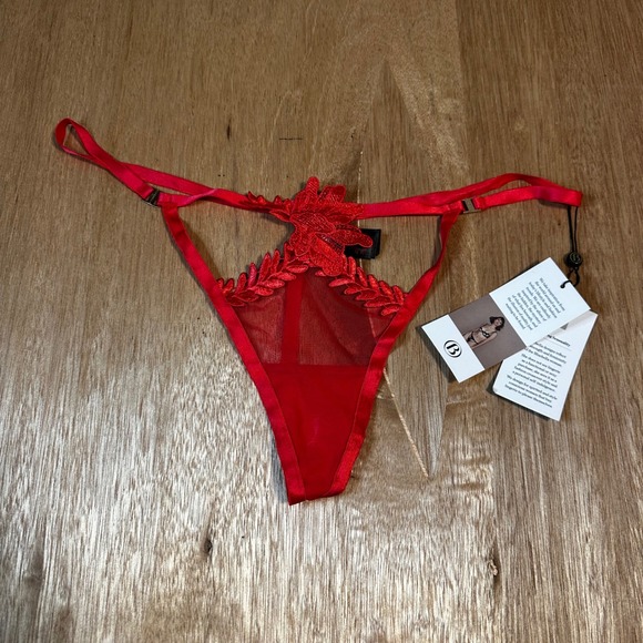 Bluebella Red Lace Trimmed Mesh Bra Thong Lingerie Set Womens Size L - Picture 7 of 12